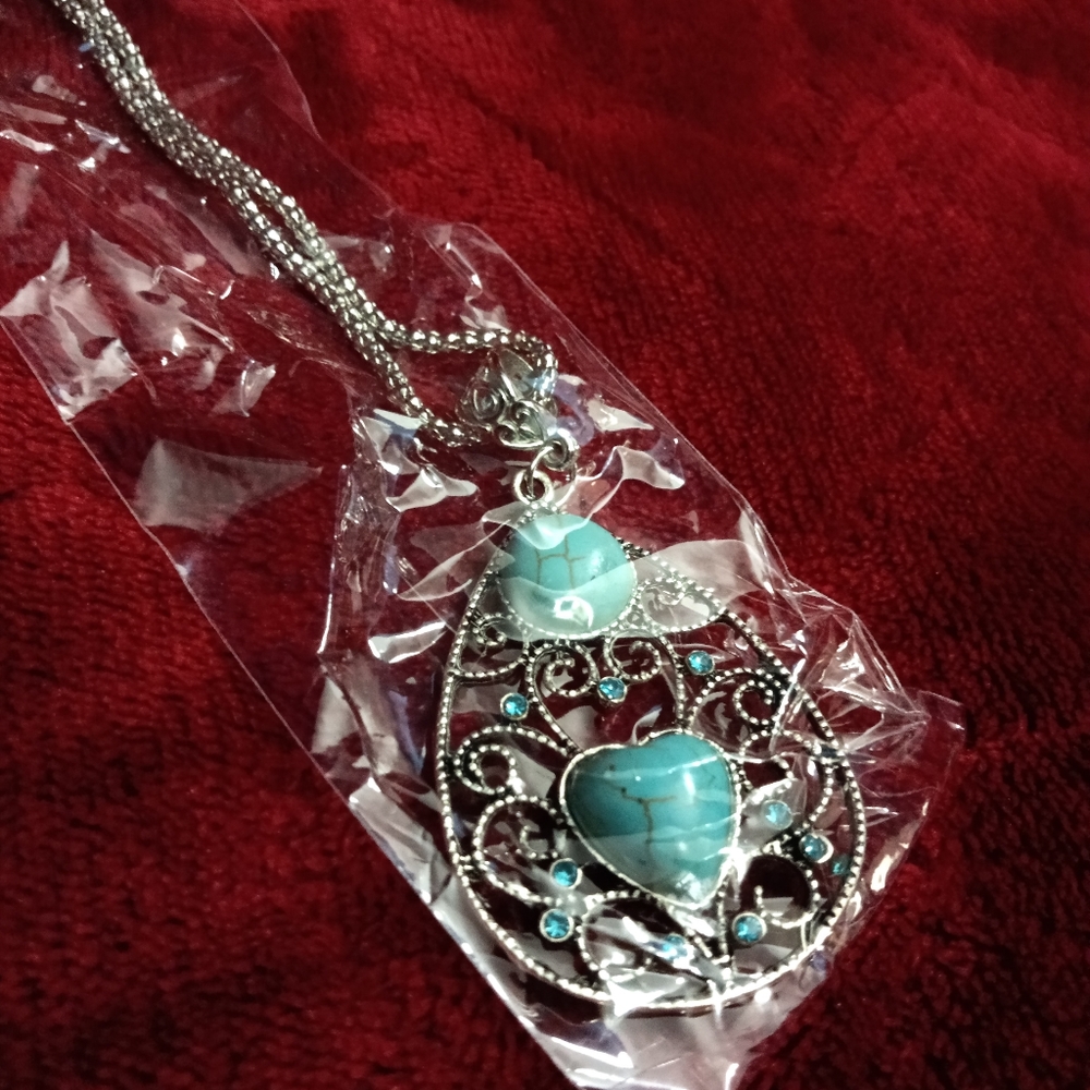 💜Dark silver and blue necklace